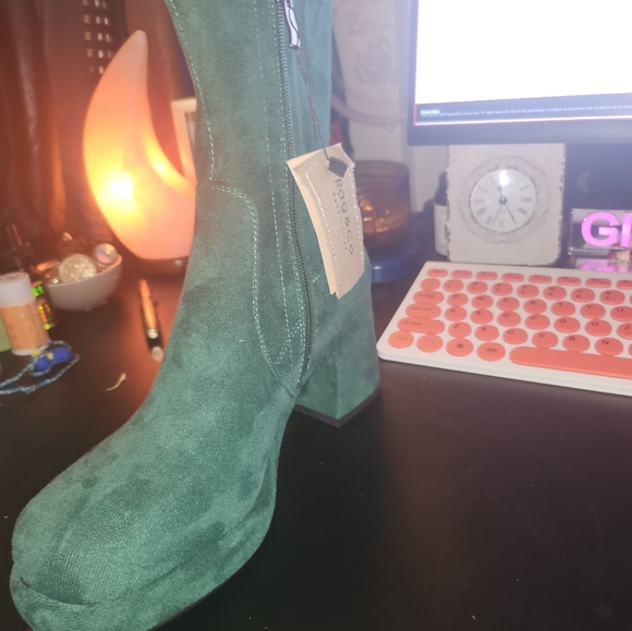 MUST GO!🍃Rag & Co Handcrafted Forest Green Suede Boots Size 8 NEW w/Tags!🍁 - Picture 3 of 7